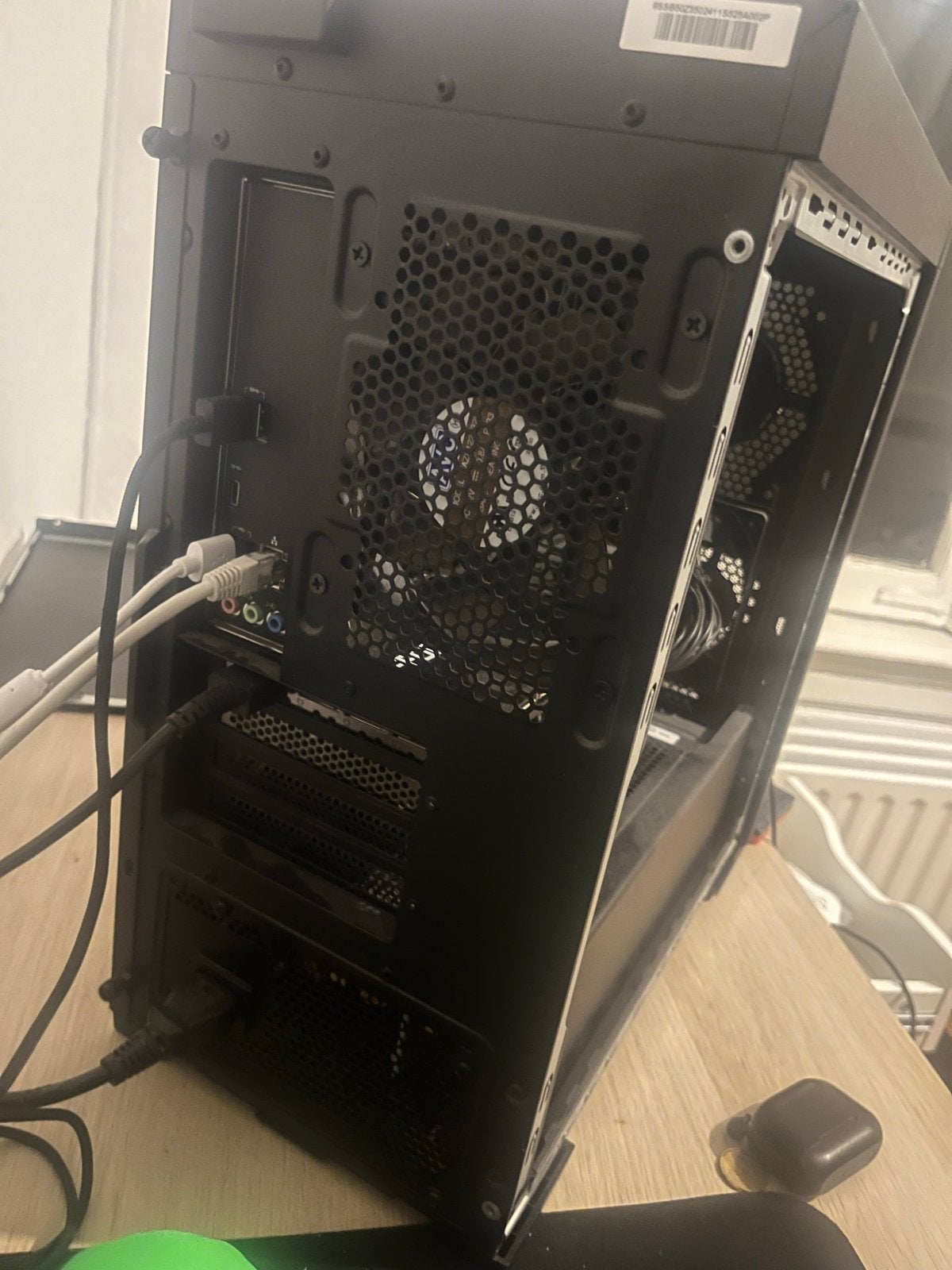 Lenovo Legion T5 Gaming PC - RTX 3060 Ti, Ryzen 5 5600G, Computers en Software, Desktop Pc's, Zo goed als nieuw, 3 tot 4 Ghz, SSD