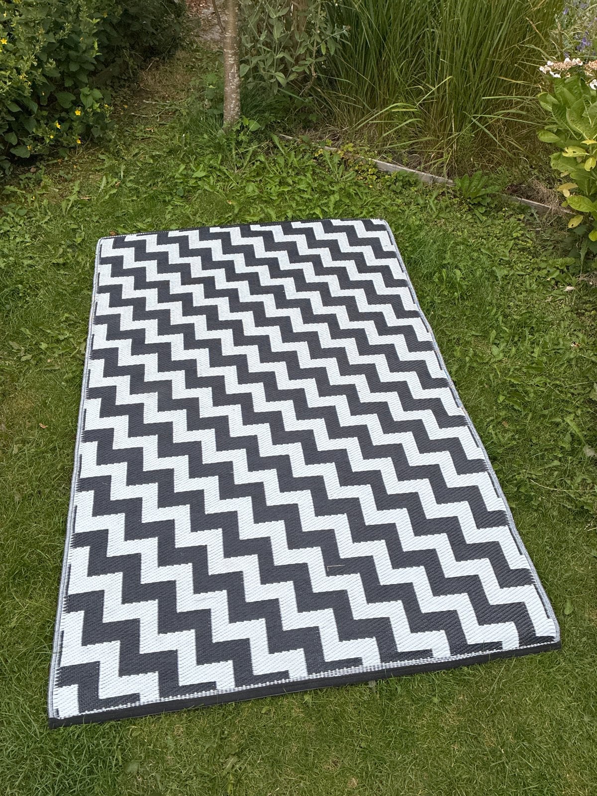 Buitenkleed Zwart Wit Zigzag Patroon 185 x 122 cm, Tuin en Terras, Ophalen of Verzenden, Gebruikt