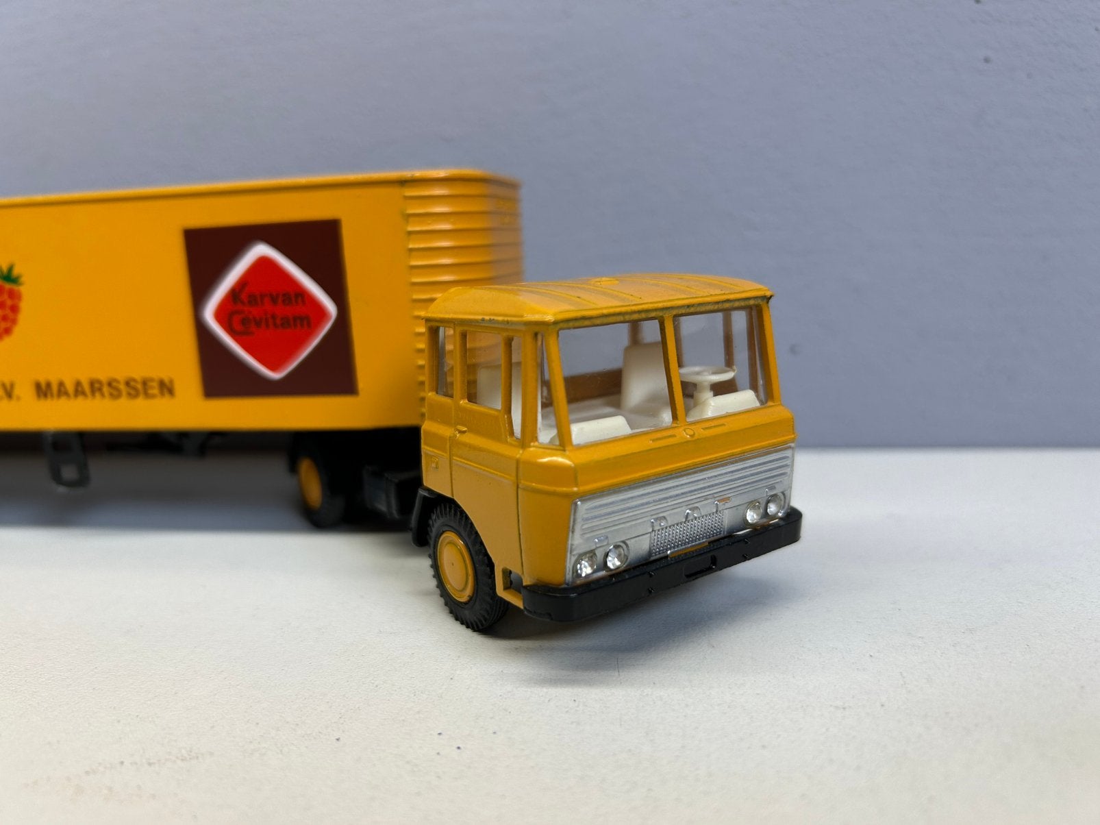 Lion toys car #36 Daf 2600 Zwaardemaker Maarssen €32,50, Ophalen of Verzenden, Zo goed als nieuw, Bus of Vrachtwagen, Lion Toys