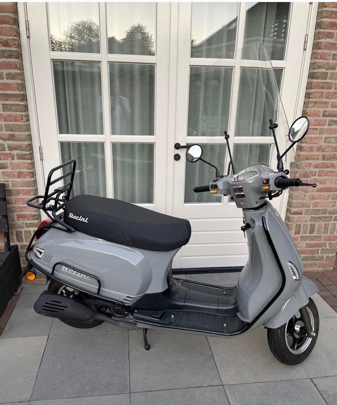 Berini Napoli scooter - Grijs - Inclusief 2 helmen, Gebruikt, Benzine, Ophalen, Overige merken