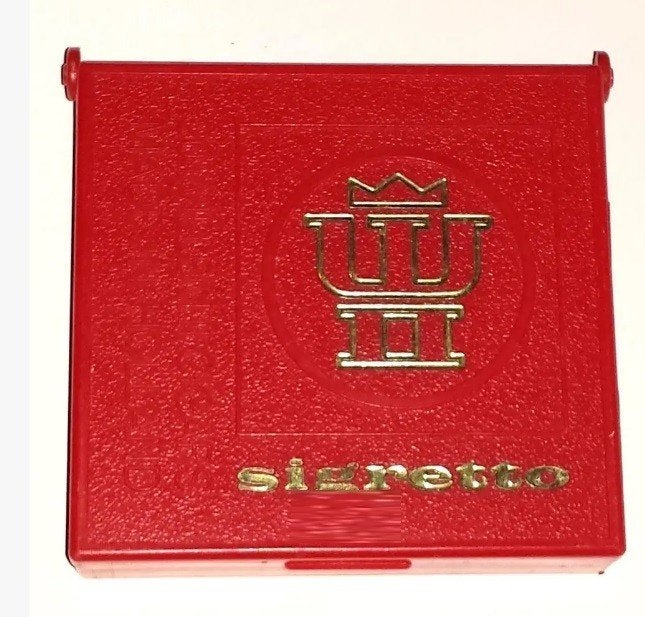 Willem II Sigretto zeldzame plastic doos Retro Blikken asbak, Ophalen of Verzenden, Tabaksdoos of Verpakking