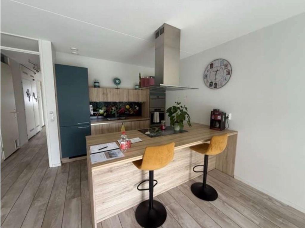 Moderne keuken met kookeiland en inbouwapparatuur, Ophalen, Gebruikt, Overige kleuren, Overige typen