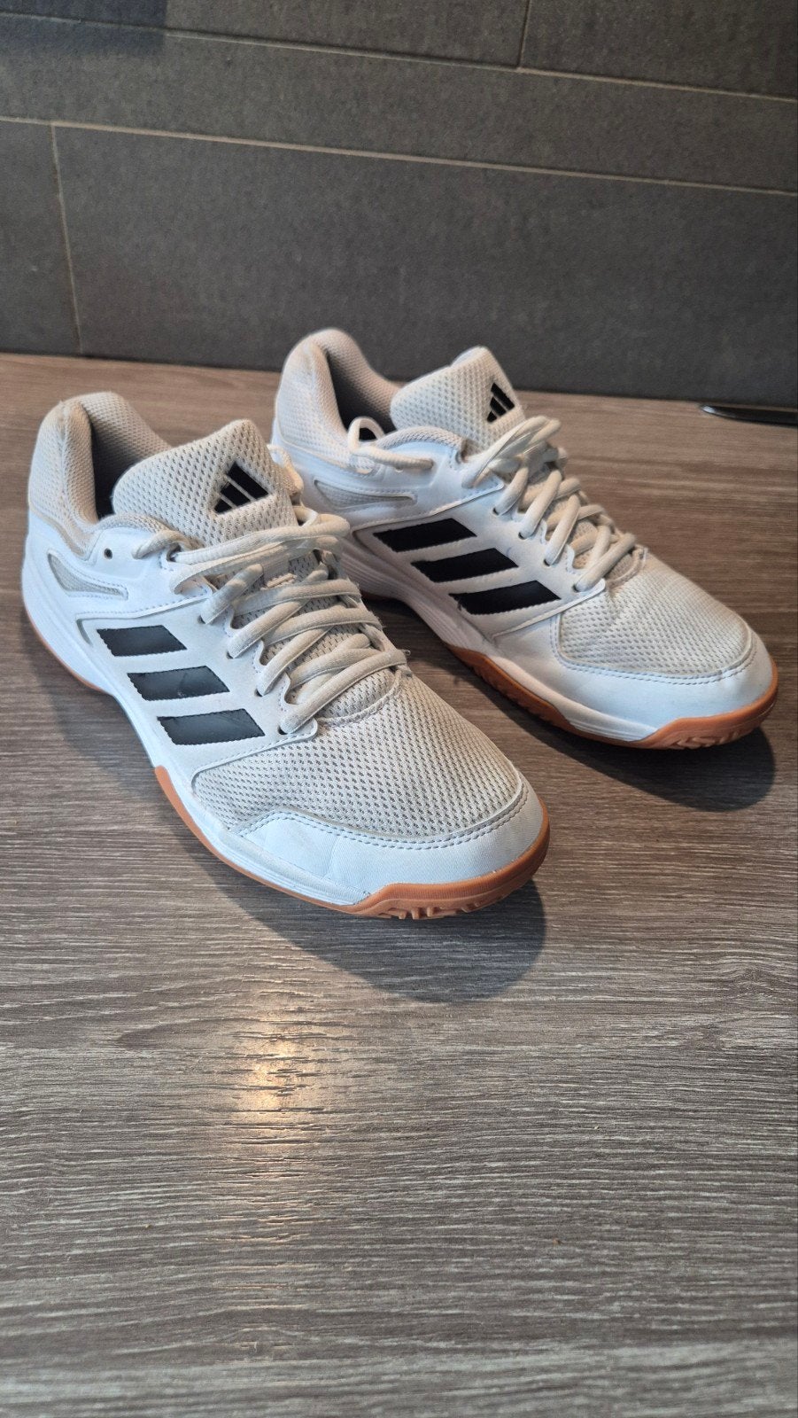 Adidas sportschoenen maat 40, Sport en Fitness, Ophalen of Verzenden, Zo goed als nieuw, Schoenen
