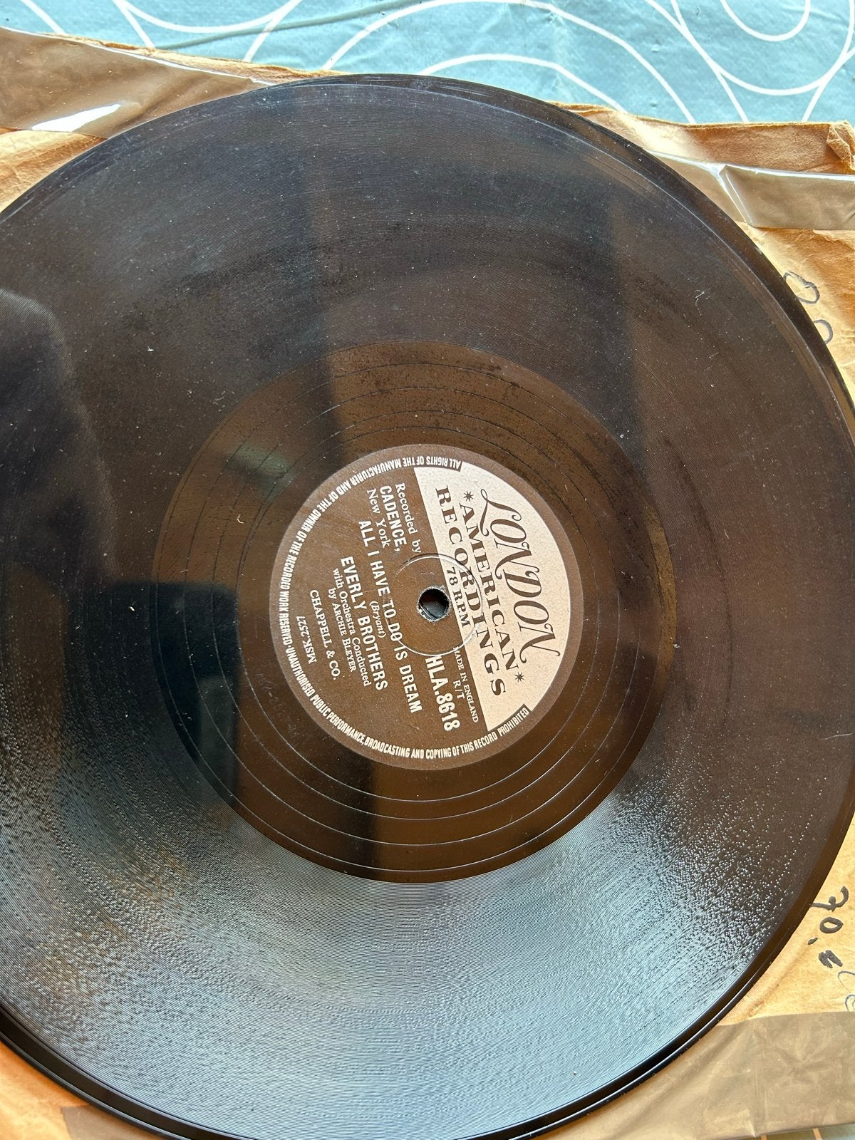 15 Bakelieten Platen in Houten Koffertje - Diverse Artiesten, Ophalen, Rock, Gebruikt, 10 inch