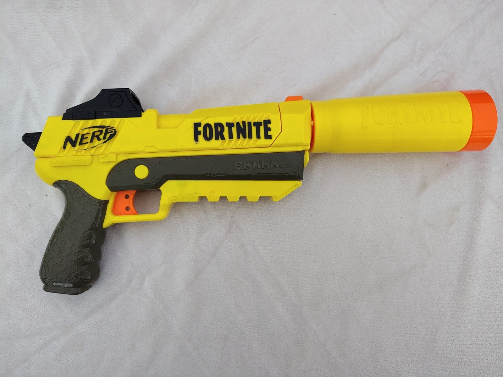 Fortnite Nerf Pistool Met Silencer- Geel, Ophalen of Verzenden, Zo goed als nieuw