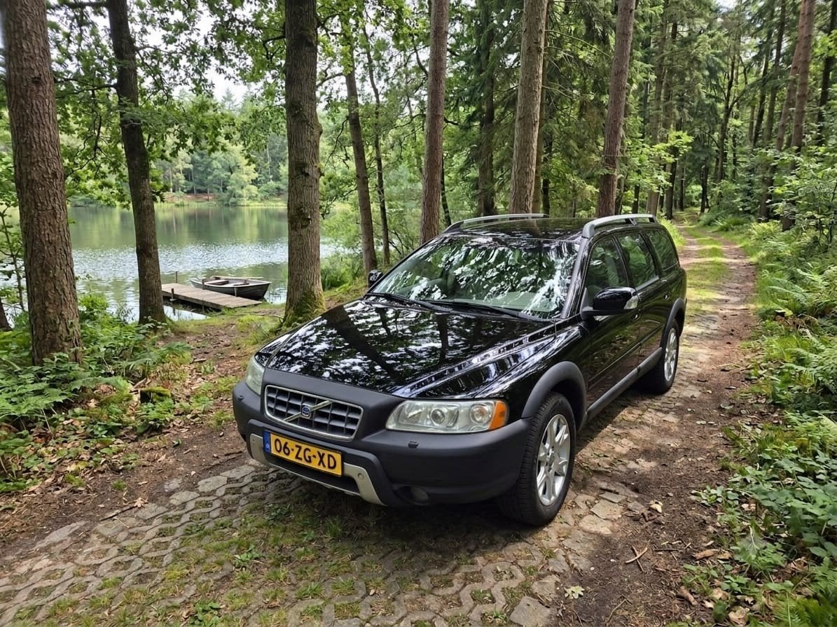 Volvo XC70 2.5 T AWD Summum | Dealer Onderhouden!, Auto's, Volvo, Automaat, Euro 5, 1800 kg, Beige