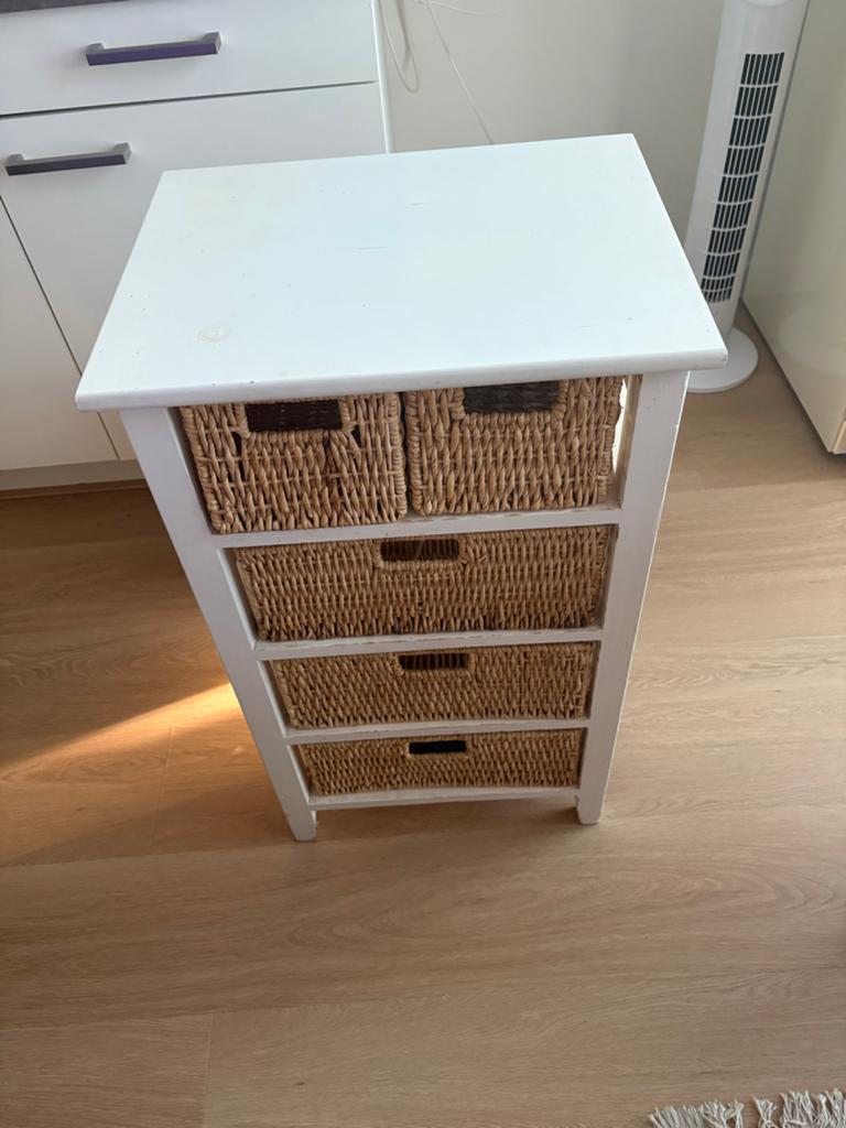 Witte ladekast met rieten manden, Gebruikt, 100 tot 150 cm, 3 of 4 laden, 25 tot 50 cm