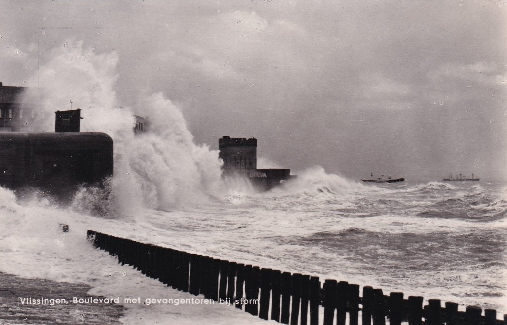 Vlissingen Boulevard bij storm, Ophalen of Verzenden, 1960 tot 1980, Ongelopen, Zeeland