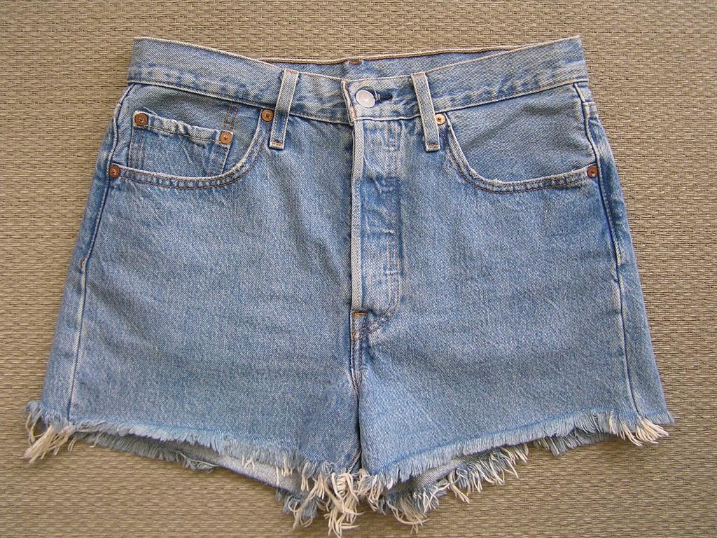 Levi's 501 korte broek W26., Kleding | Dames, Spijkerbroeken en Jeans, Blauw, Nieuw, Ophalen of Verzenden, W27 (confectie 34) of kleiner