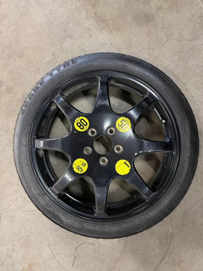 Thuiskomer Audi A4 b8 A6 C6 2x Mercedes E klasse W213 zgan, 16 inch, Banden en Velgen, Nieuw, Winterbanden