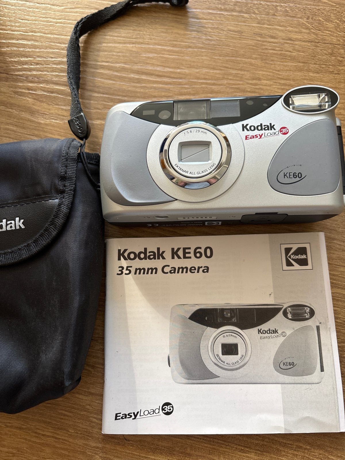 Kodak KE60 EasyLoad 35mm Camera met tasje en handleiding, Ophalen of Verzenden, Zo goed als nieuw, Compact, Kodak