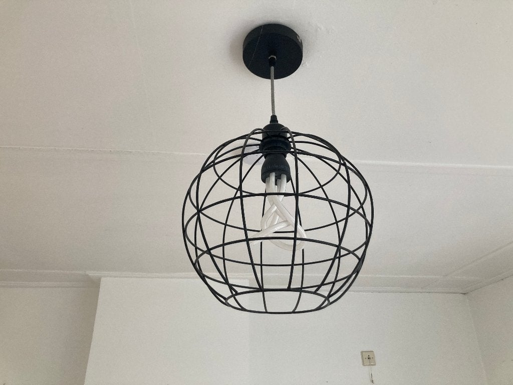 Moderne bolvormig open draadstaal hanglampje met wortellamp, Ophalen of Verzenden, Zo goed als nieuw, Metaal, E27 (groot)
