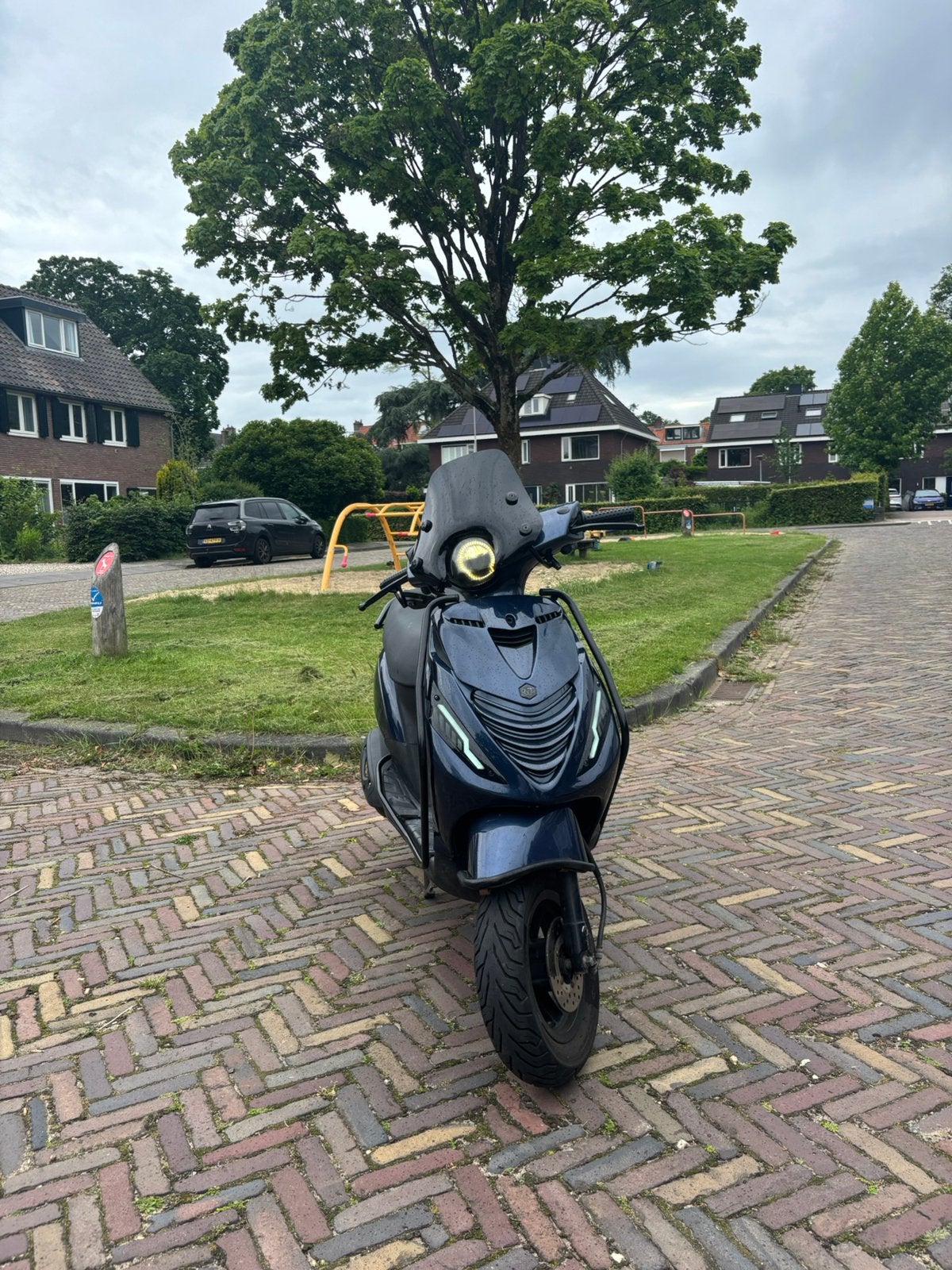 Piaggo zip 4 takt 50cc, Fietsen en Brommers, Scooters | Piaggio, Ophalen, Zip, Zo goed als nieuw, Benzine