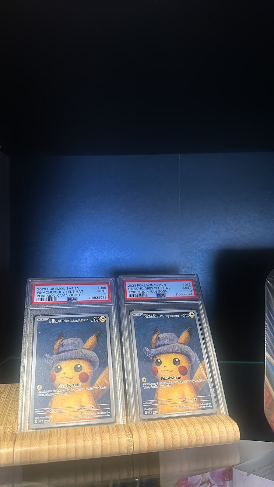 1x Pikachu grey felt hat psa 9, Hobby en Vrije tijd, Verzamelkaartspellen | Yu-gi-Oh!, Ophalen of Verzenden, Zo goed als nieuw