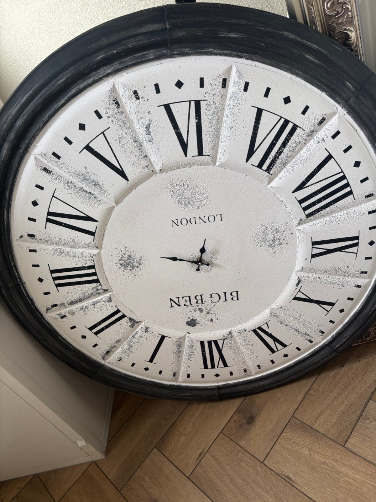 Zeer grote klok  1 m bij 1 m, Ophalen, Zo goed als nieuw, Wandklok