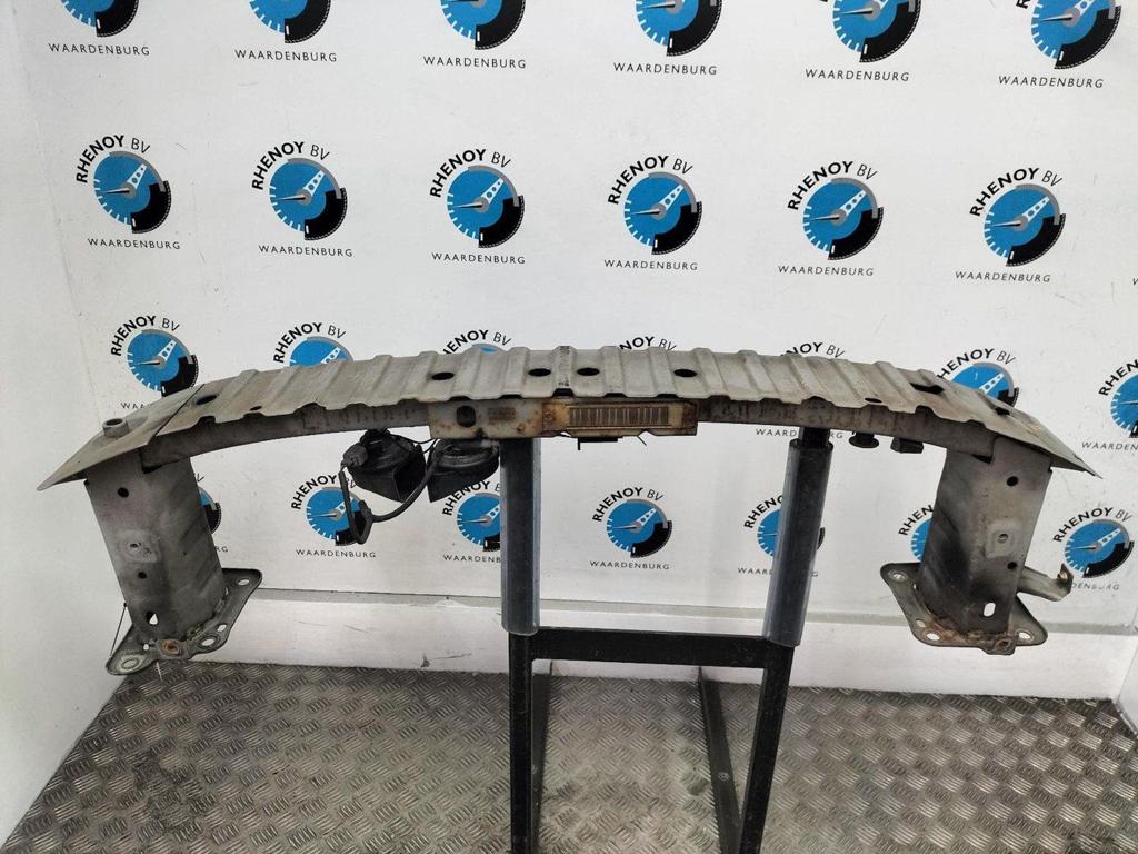 FORD FOCUS 1.6-16V Futura  VOORBUMPER BALK 2007, Ophalen of Verzenden, Gebruikt, Stiba lid