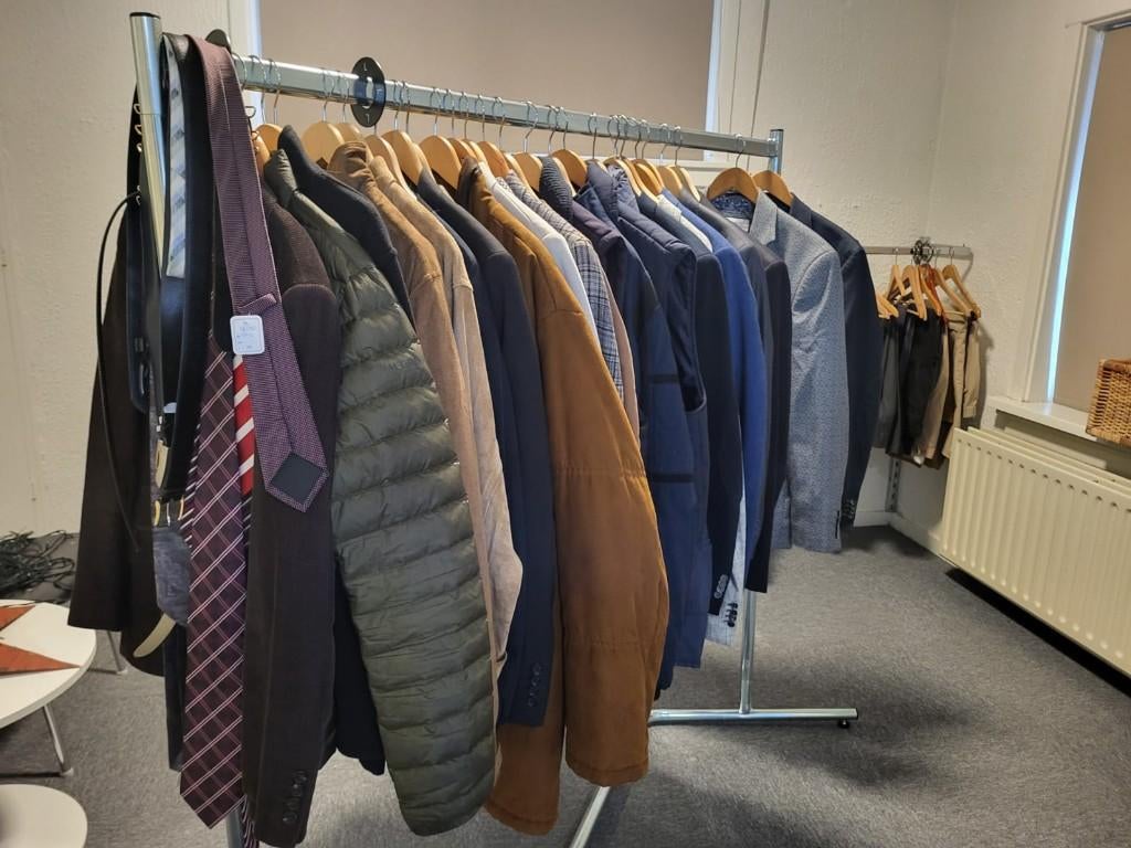 Voor winkel of thuis: stevig demontabel als nieuw kledingrek, Ophalen, Hoornbeeckhelpt3084@gmail.com, Zo goed als nieuw, Carnisse