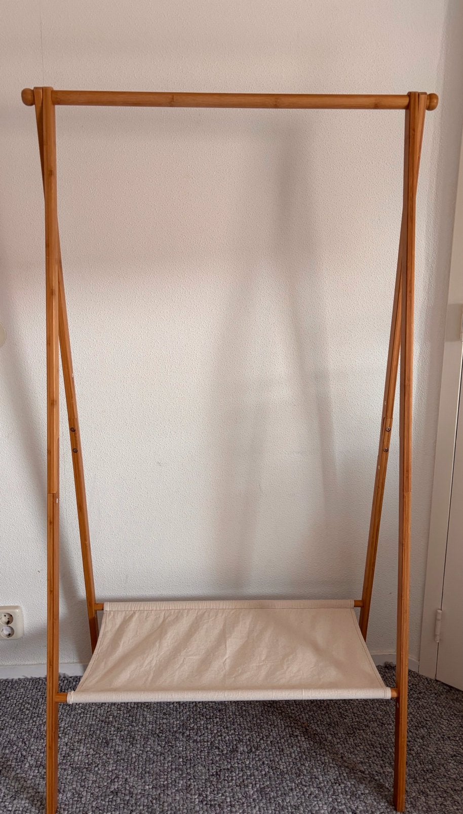 Kledingrek van Bamboehout met Canvas Plank, Ophalen, Zo goed als nieuw