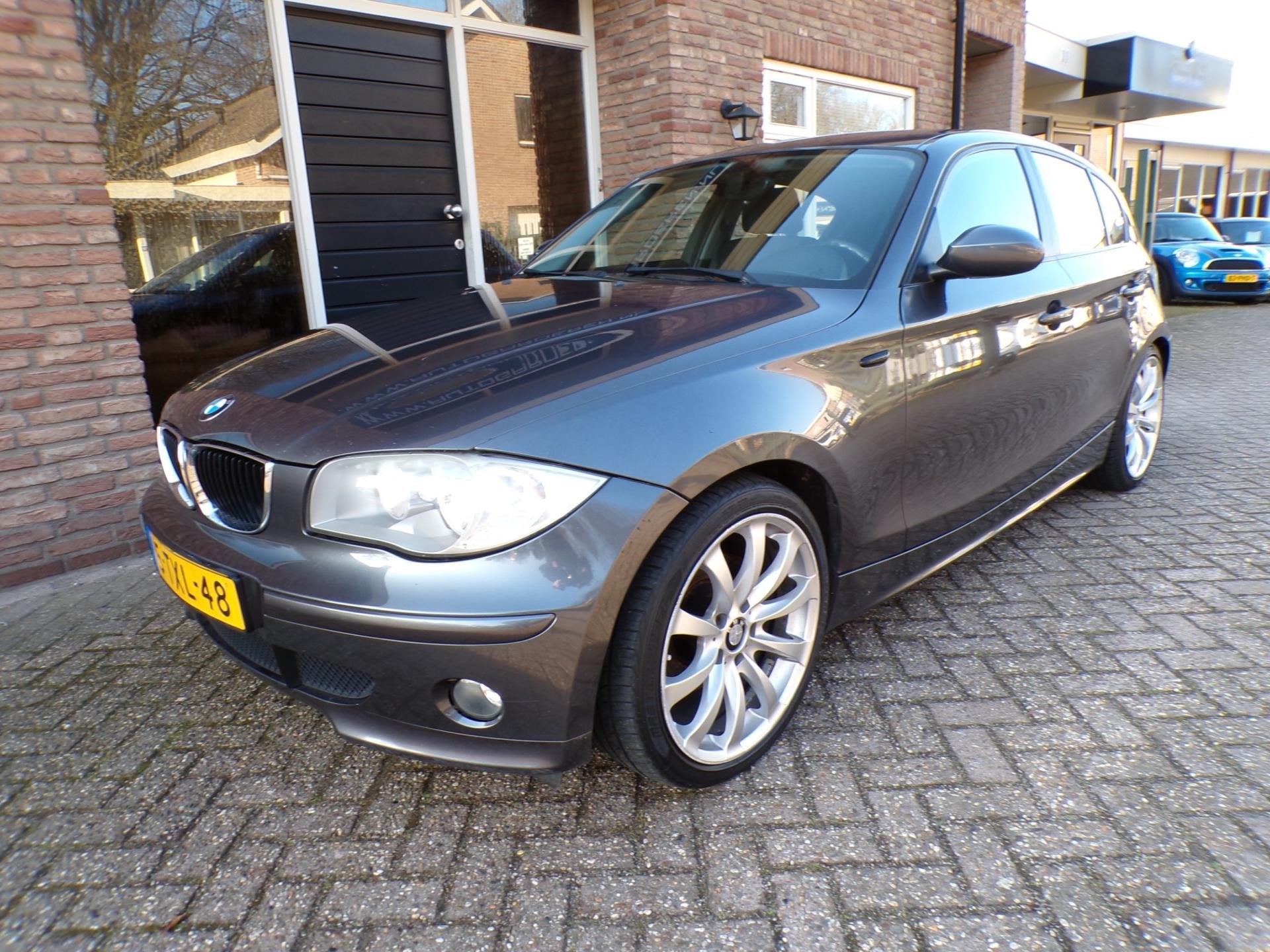 BMW 1-serie 120i, Zwart, 4 cilinders, 150 pk, Handgeschakeld