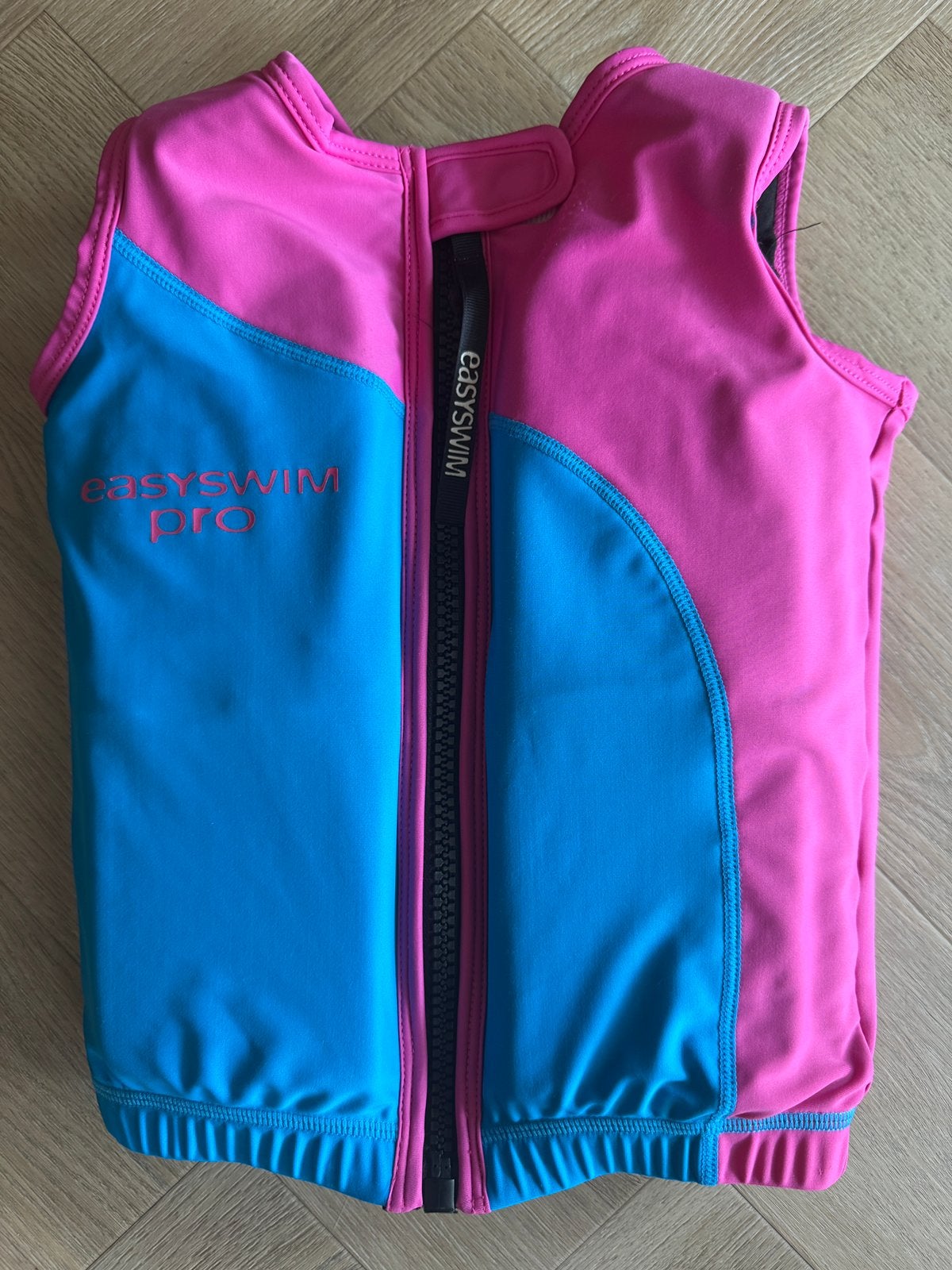 Easy swim pro vestje maat M in zeer goede staat, Kinderen en Baby's, Kinderkleding | Kinder-zwemkleding, Ophalen of Verzenden