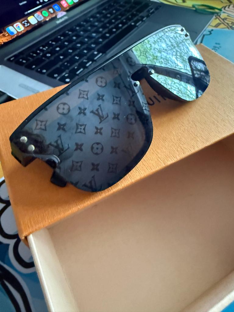 Louis Vuitton Zonnebril monogram 101% origineel., Ophalen of Verzenden, Zo goed als nieuw, Zwart, Overige merken