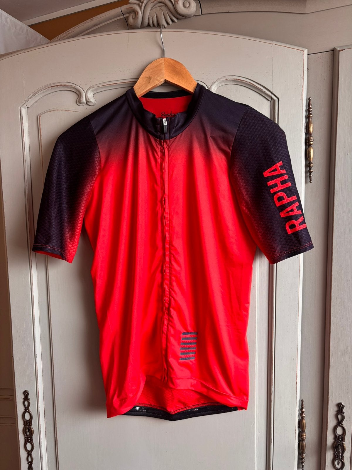 Zeer goed aeroshirt van Rapha, Fietsen en Brommers, Fietsaccessoires | Fietskleding, Ophalen of Verzenden, Zo goed als nieuw, Bovenkleding