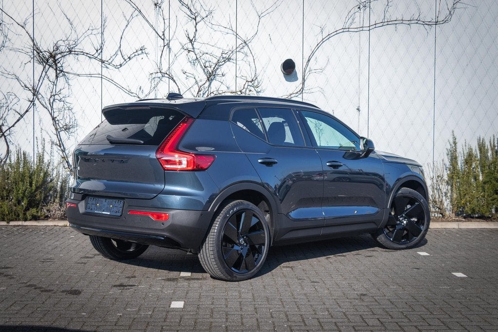 Volvo EX40 Single Motor Ext. Range Ultra Black Edition 82 kW, Automaat, 12 maanden, Achterwielaandrijving, Blauw