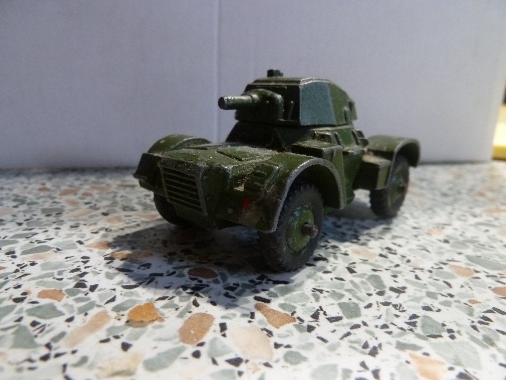 Dinky Toys Armoured car 670, Ophalen of Verzenden, Gebruikt, Auto, Dinky Toys