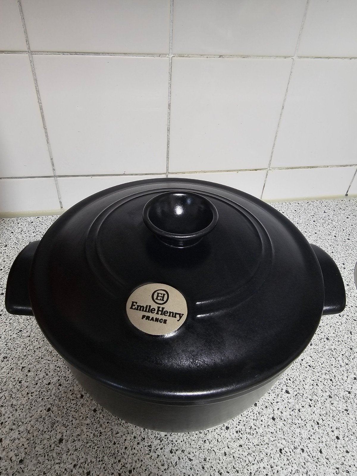 Emile Henry pan - Zwart - Nieuw nooit gebruikt, Huis en Inrichting, Met deksel, Tajine, Ophalen of Verzenden, Zo goed als nieuw