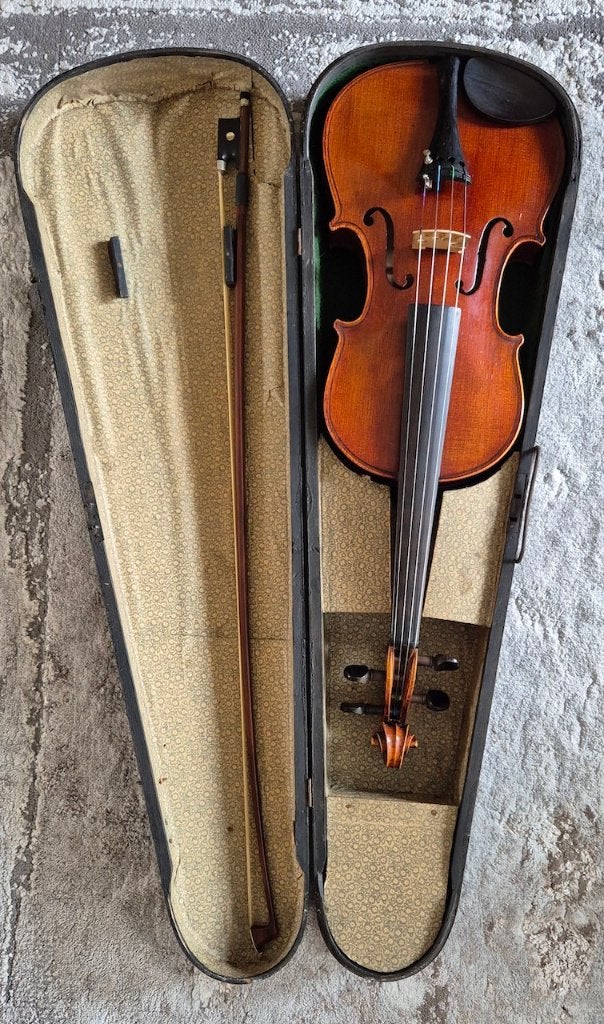 Oude 4/4 viool met houten koffer en strijkstok., Muziek en Instrumenten, Gebruikt, Viool, Ophalen of Verzenden, 4/4-viool