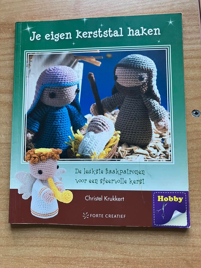Haakboek, Je eigen Kerststal haken., Hobby en Vrije tijd, Ophalen of Verzenden, Zo goed als nieuw, Haken, Patroon of Boek