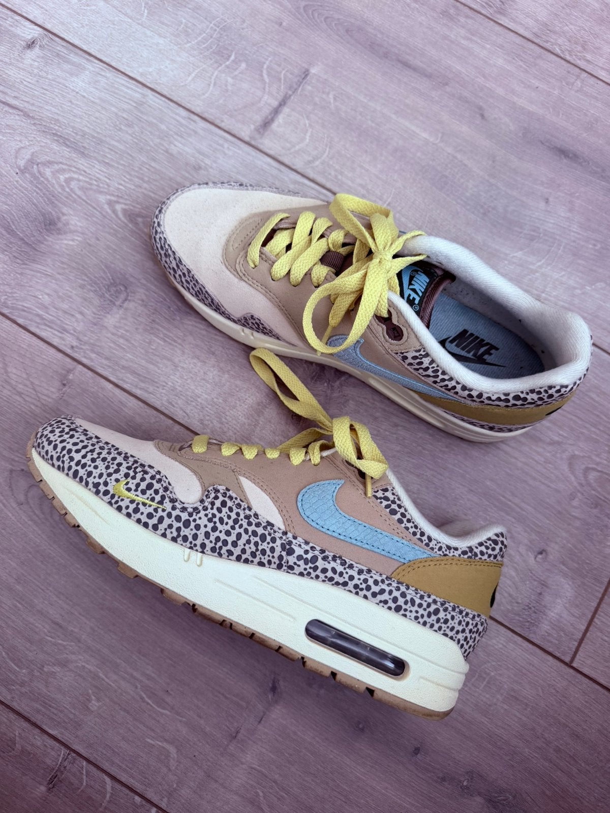 Nike Air Max 1 Wmns "Cobblestone", Ophalen of Verzenden, Zo goed als nieuw, Sneakers of Gympen