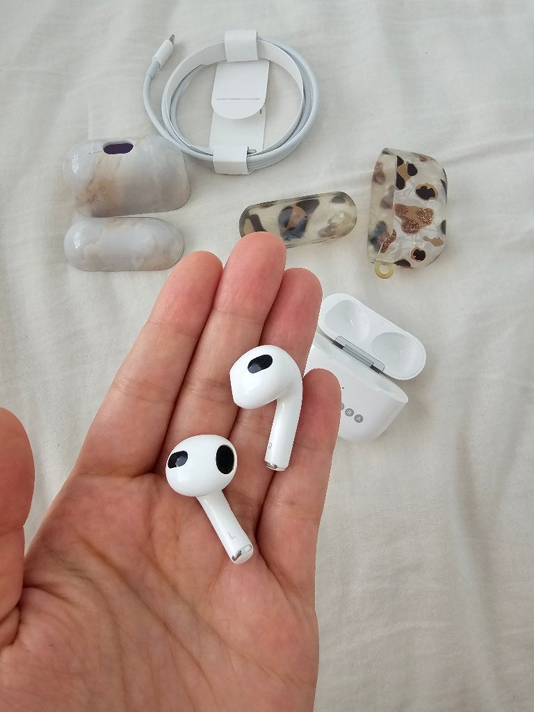 Apple airpods 3 gepersonaliseerd 'Esra'