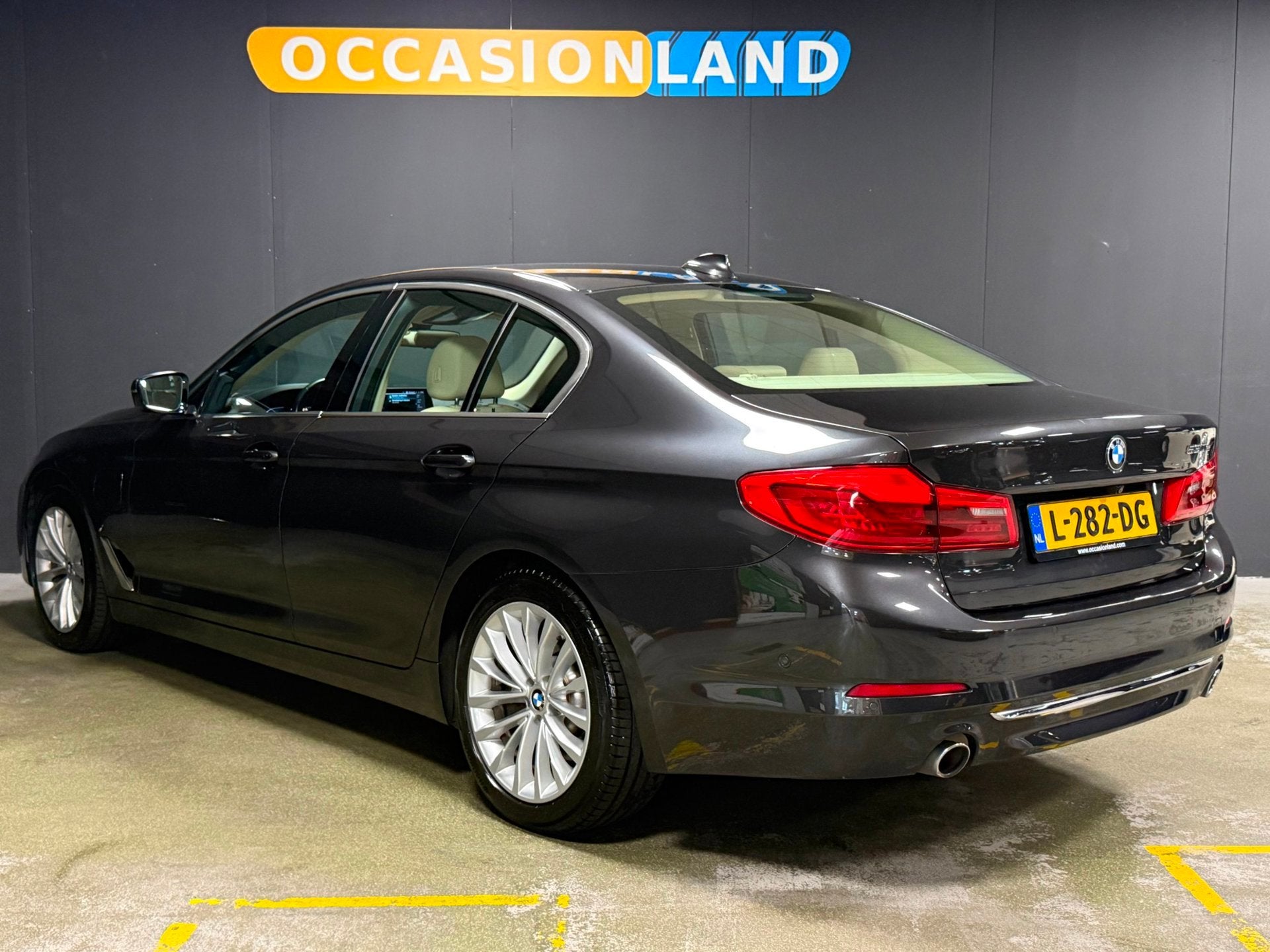 BMW 5-serie 530e iPerformance High Executive Luxury Line|KEY, Auto's, Achterwielaandrijving, Gebruikt, 4 cilinders, Bedrijf