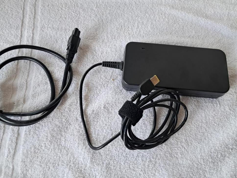 Lenovo lader 20V 6,75A 130 watt, Computers en Software, Laptop-opladers, Ophalen of Verzenden