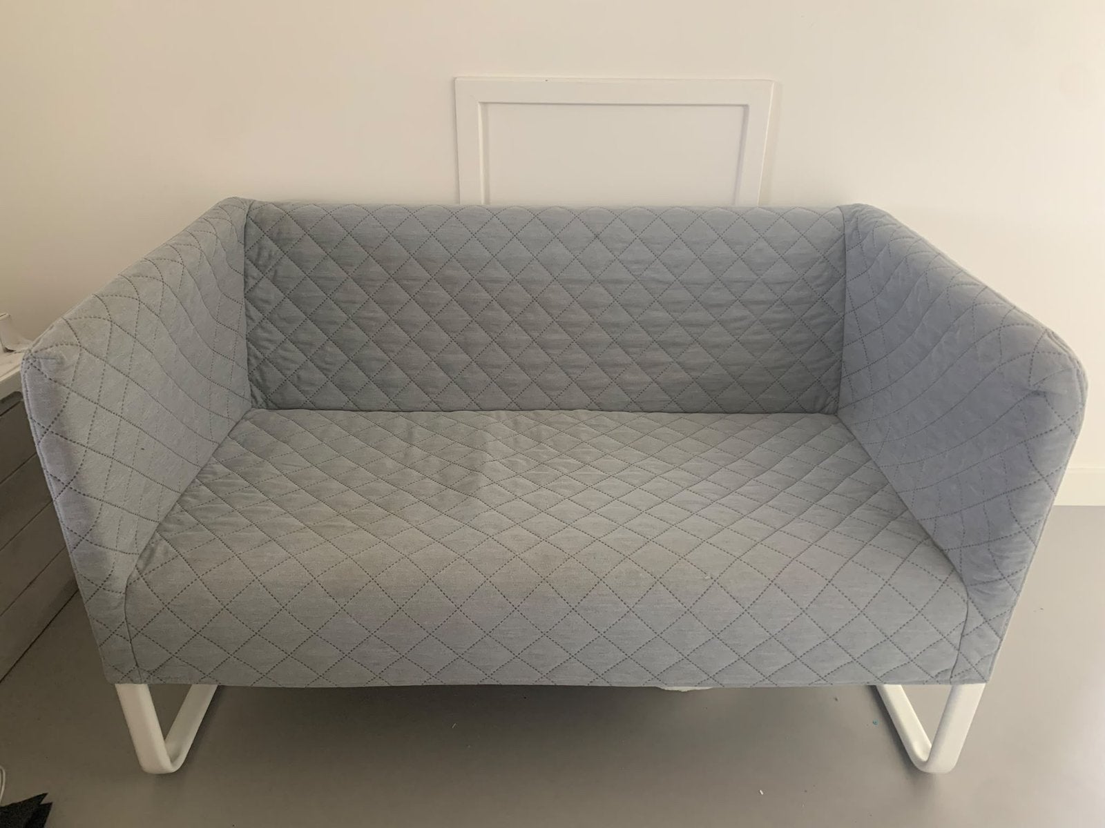 Ikea Knopparp 2 zits sofa/ bank grijs, Huis en Inrichting, Ophalen, Zo goed als nieuw, 75 tot 100 cm, Tweepersoons
