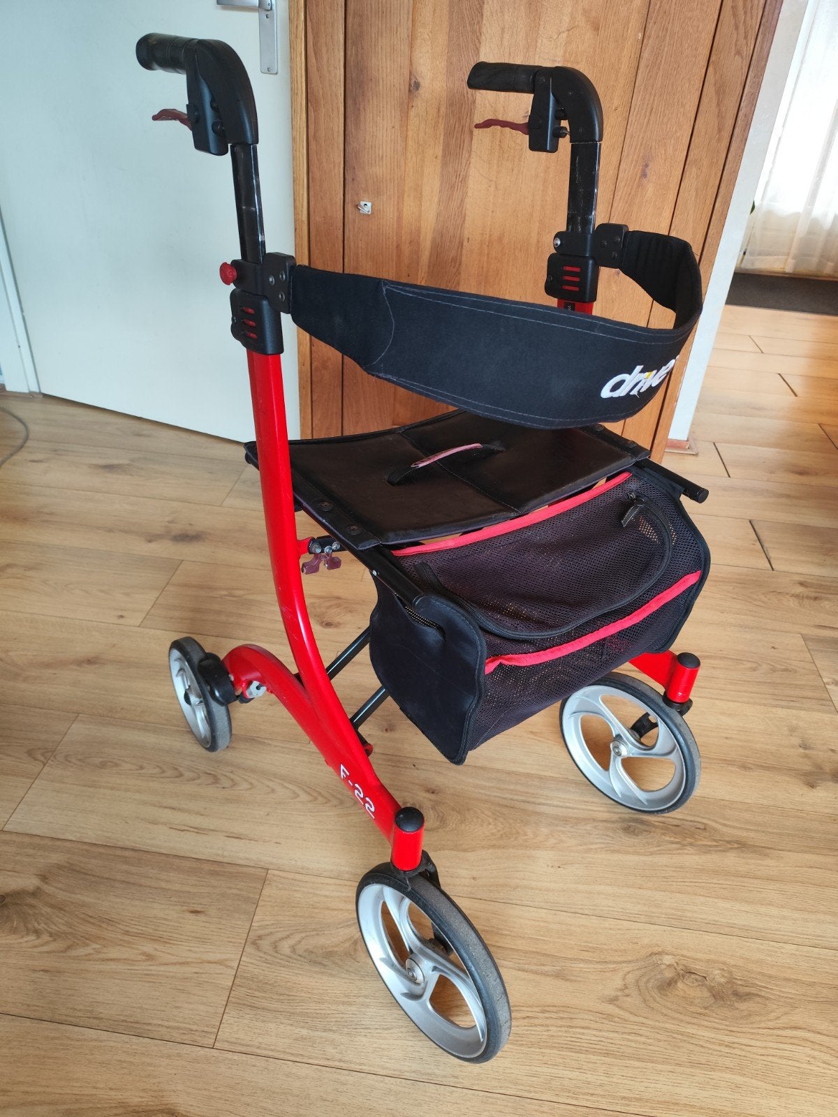 Rode Drive Nitro F22 rollator, lichtgewicht en inklapbaar, Ophalen of Verzenden, Lichtgewicht, Gebruikt
