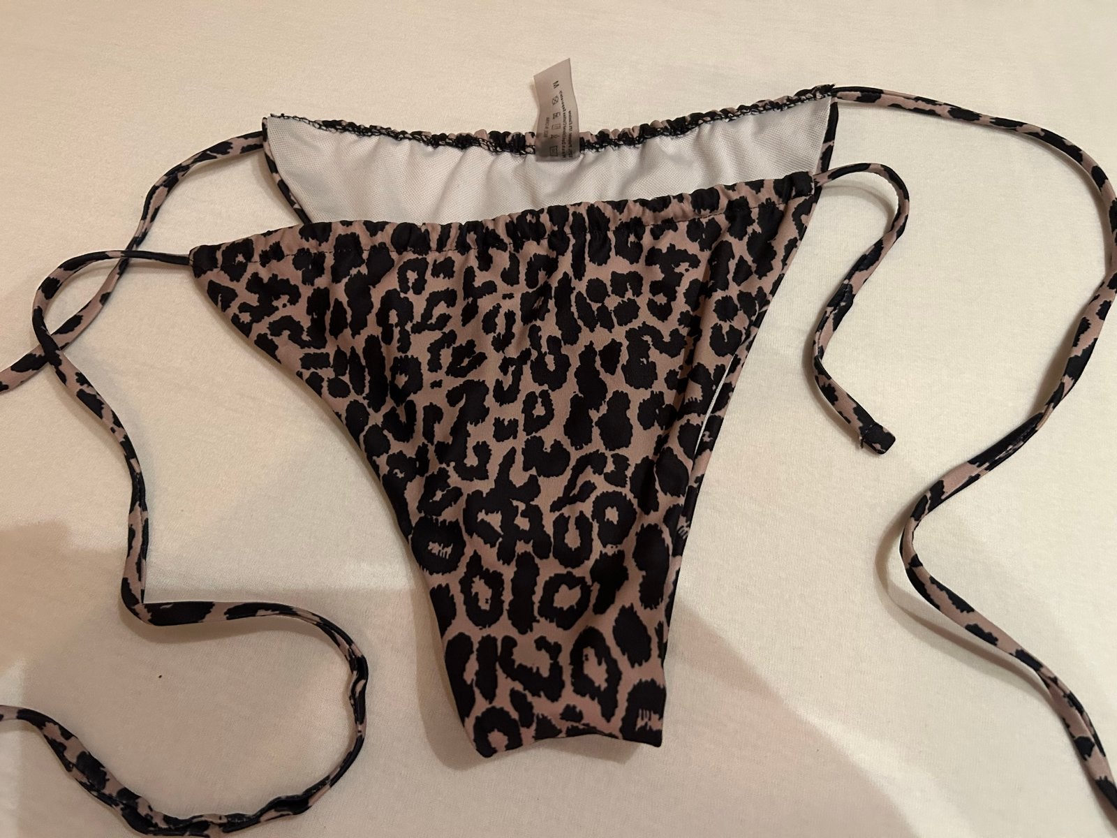 Leopard print bikinibroekje - Zo goed als nieuw, Kleding | Dames, Badmode en Zwemkleding, Ophalen of Verzenden, Zo goed als nieuw