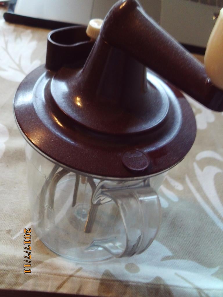 bakeliet hand mixer vintage Maineck Duitsland jaren 1950 gaa, Ophalen of Verzenden, Huis en Inrichting