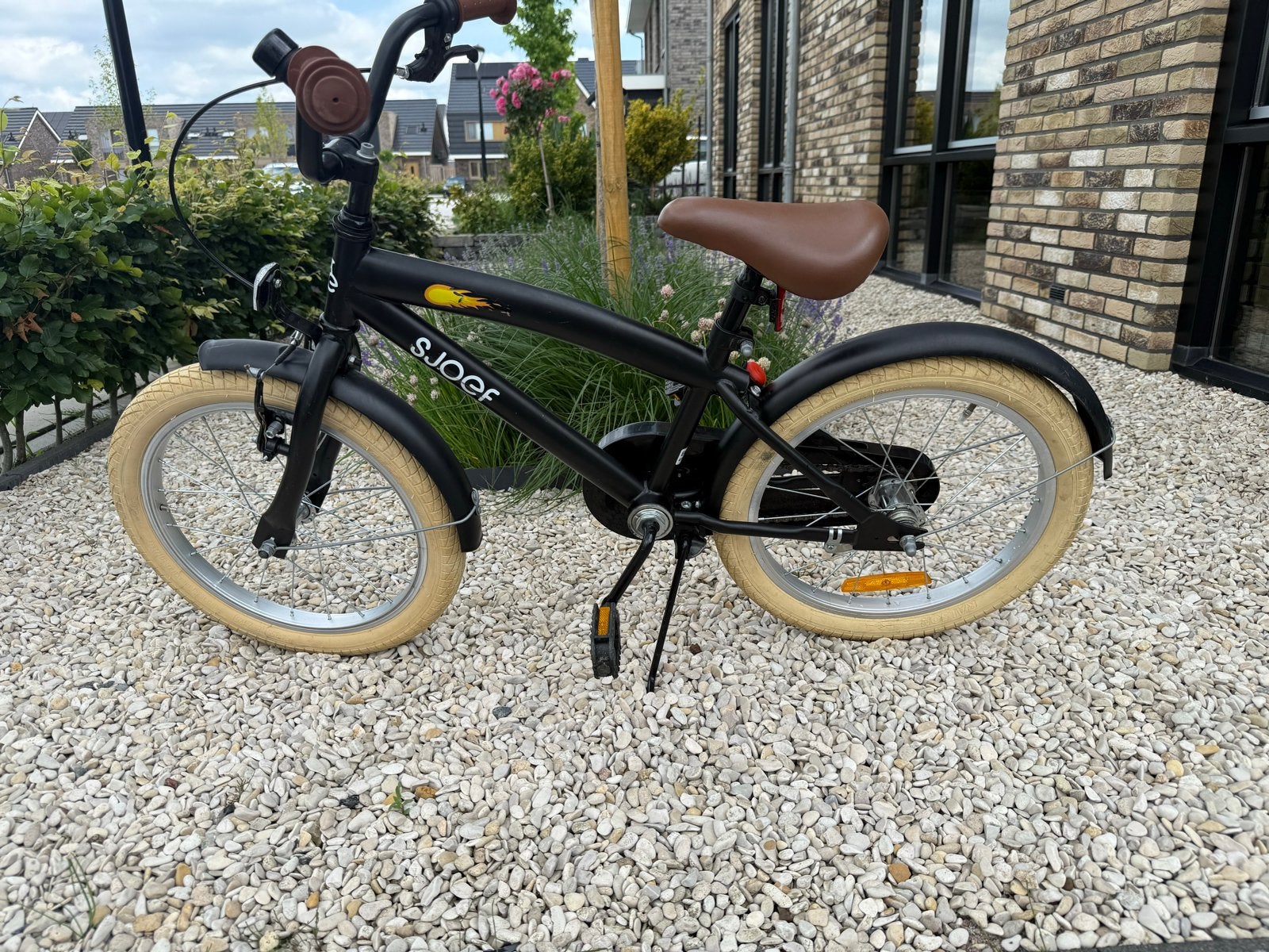 Jongensfiets Sjoef 18 inch - Zwart met bruine accenten, Ophalen, Gebruikt