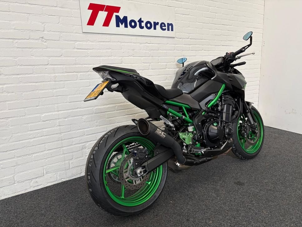 KAWASAKI Z900 (bj 2024) 5898Km, 4 cilinders, Motorrijbewijs A, 948 cc, Bedrijf