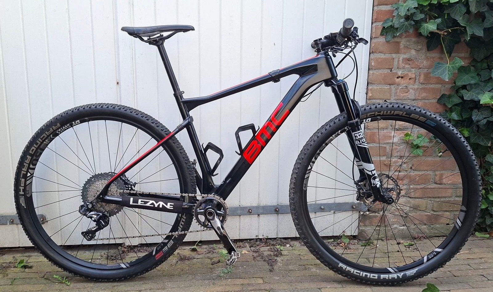 Foto 2 van BMC TEAM ELITE 01 XT Di2