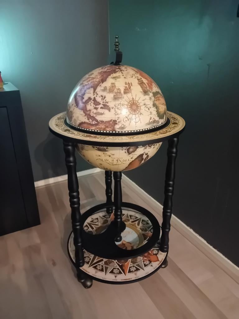 Verrijdbare globe, Huis en Inrichting, Woonaccessoires | Wereldbollen, Ophalen of Verzenden, Zo goed als nieuw