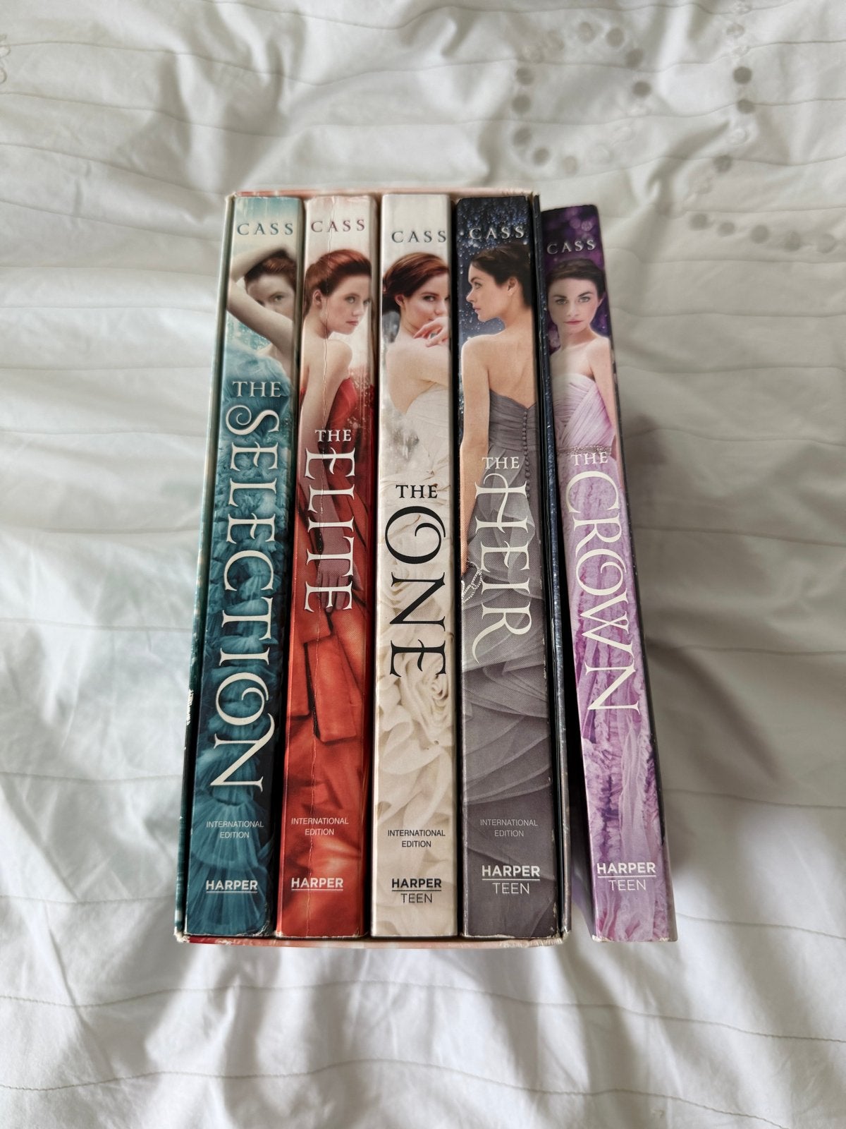 The Selection Serie Boxset + The Crown (Kiera Cass), Boeken, Ophalen of Verzenden, Gelezen, Amerika