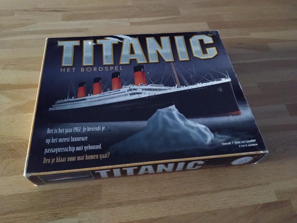Titanic het bordspel., Vijf spelers of meer, Ophalen of Verzenden, Gebruikt, Universal Games