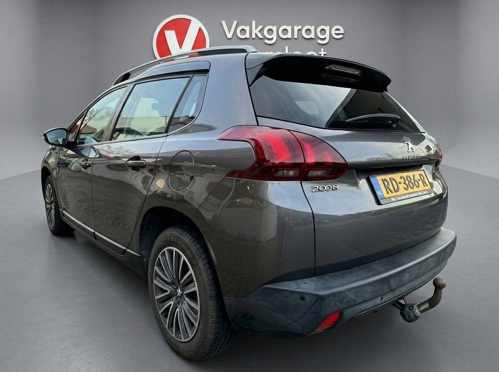 Peugeot 2008 1.2 PureTech Blue Lion / Parkeersensoren / Auto, Stof, 1199 cc, 610 kg, 49 €/maand
