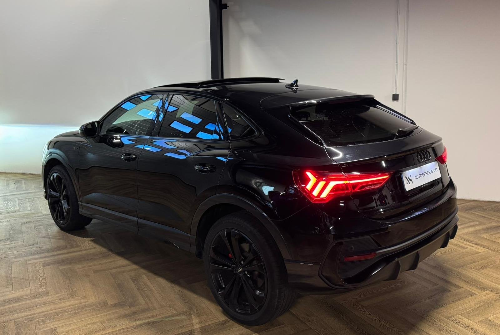 Audi Q3 Sportback 35 TFSI S Edition Competition PANO VOL', Auto's, Audi, Zwart, 4 cilinders, 150 pk, Bedrijf