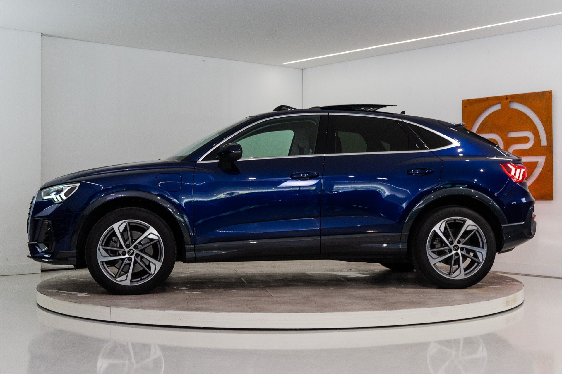Audi Q3 Sportback 45 TFSI e Edition 245PK | Pano | Matrix |, Auto's, 12 maanden, Gebruikt, Leder en Stof, Hybride Elektrisch/Benzine
