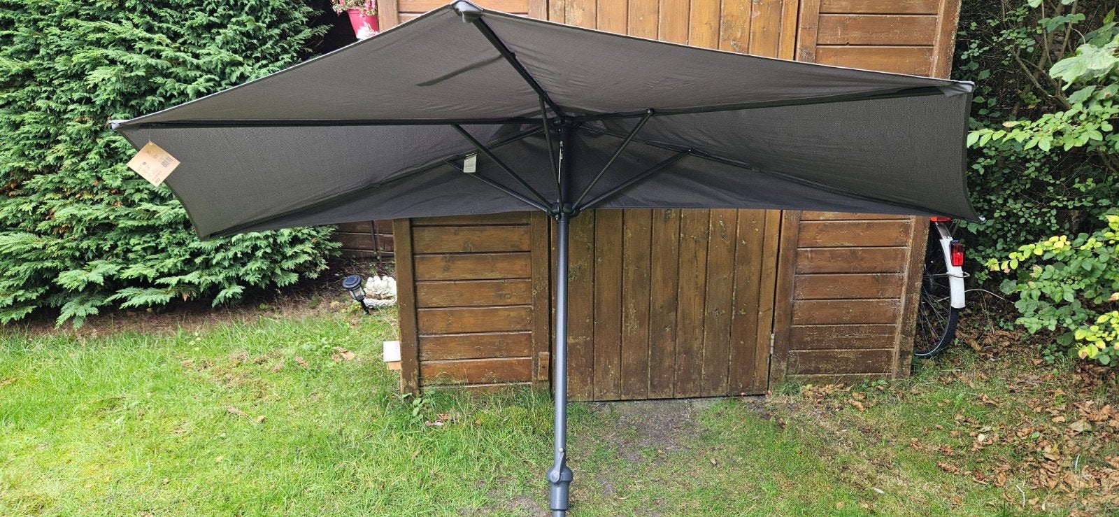 Balkonparasol, zo goed als nieuw - Kolding JYSK, Ophalen, Kantelbaar, Zo goed als nieuw, 1 tot 2 meter