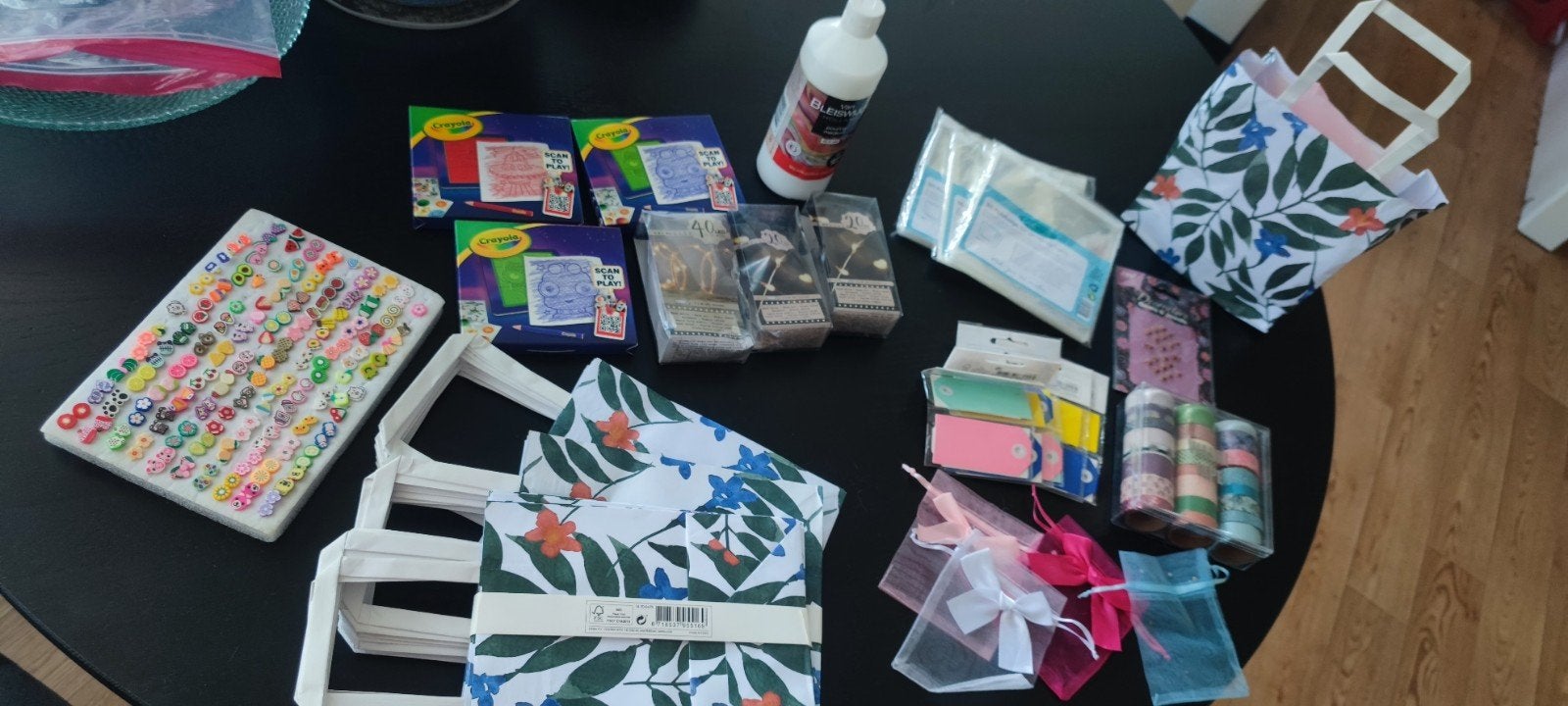Grote knutselset met diverse materialen, Overige thema's, Meerkleurig, Ophalen of Verzenden, Zo goed als nieuw
